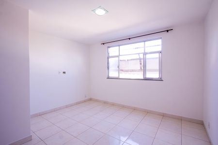 Sala de apartamento para alugar com 1 quarto, 60m² em Porto Novo, São Gonçalo