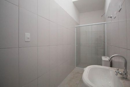 Banheiro de casa para alugar com 1 quarto, 40m² em Jardim Virginia Bianca, São Paulo