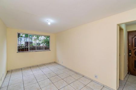 Sala de apartamento para alugar com 2 quartos, 50m² em Cordovil, Rio de Janeiro