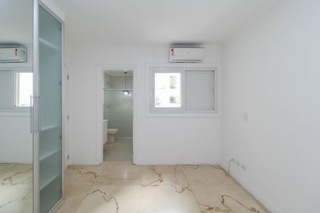 Suíte 1 de casa para alugar com 3 quartos, 250m² em Pinheiros, São Paulo