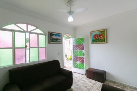 Casa para alugar com 3 quartos, 360m² em Vila Cloris, Belo Horizonte