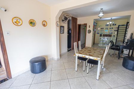 Sala de casa à venda com 5 quartos, 250m² em Alípio de Melo, Belo Horizonte