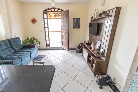 Sala 2 de casa à venda com 5 quartos, 250m² em Alípio de Melo, Belo Horizonte