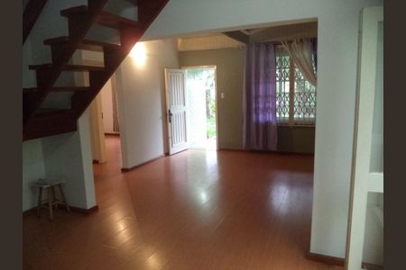 Casa à venda com 2 quartos, 411m² em Rincão, Novo Hamburgo