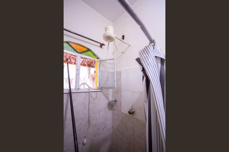 Banheiro de kitnet/studio para alugar com 1 quarto, 50m² em Boa Vista, São Gonçalo