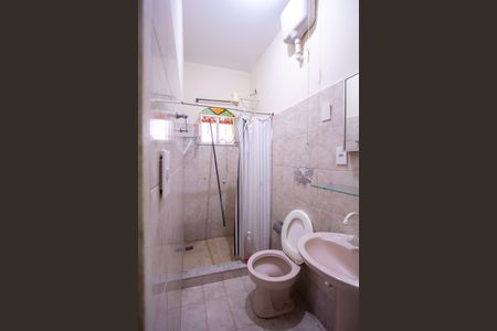 Banheiro de kitnet/studio para alugar com 1 quarto, 50m² em Boa Vista, São Gonçalo