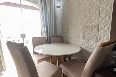 Detalhe da sala de apartamento para alugar com 1 quarto, 55m² em Vila Tupi, Praia Grande
