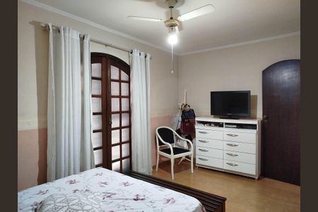 Casa à venda com 3 quartos, 132m² em Vila Carlos de Campos, São Paulo