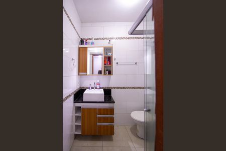 Banheiro de apartamento para alugar com 1 quarto, 44m² em Ze Garoto, São Gonçalo