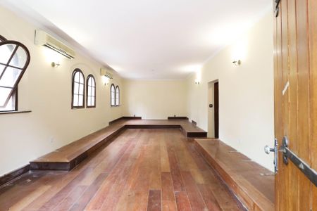 Sala 1 de casa para alugar com 14 quartos, 3884m² em Vila Albertina, São Paulo