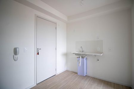 Sala/Cozinha de apartamento para alugar com 2 quartos, 32m² em Vila Plana, São Paulo
