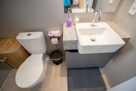 Banheiro da Suíte de apartamento para alugar com 1 quarto, 32m² em Beatriz, Contagem