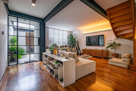 Sala de casa à venda com 3 quartos, 200m² em Pinheiros, São Paulo