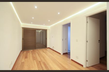 Apartamento à venda com 3 quartos, 342m² em Vila Progredior, São Paulo