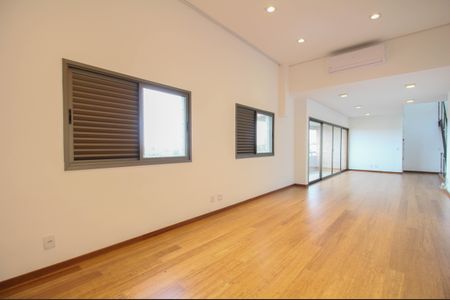 Apartamento à venda com 3 quartos, 342m² em Vila Progredior, São Paulo