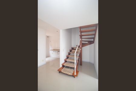 Sala de casa de condomínio à venda com 3 quartos, 99m² em Espírito Santo, Porto Alegre