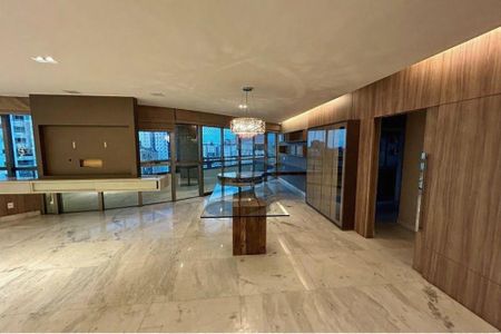 Apartamento para alugar com 4 quartos, 240m² em Belvedere, Belo Horizonte