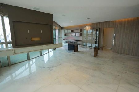 Apartamento para alugar com 4 quartos, 240m² em Belvedere, Belo Horizonte