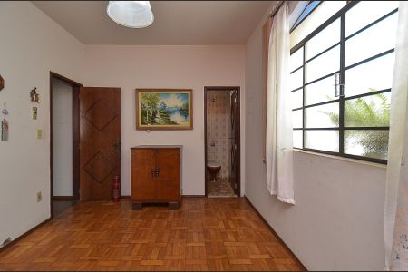 Suíte 1 de casa para alugar com 5 quartos, 316m² em Sagrada Família, Belo Horizonte