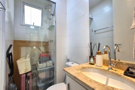 Banheiro de apartamento à venda com 2 quartos, 67m² em Parque Industrial, Campinas