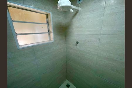 Banheiro de casa para alugar com 1 quarto, 60m² em Camargos, Guarulhos