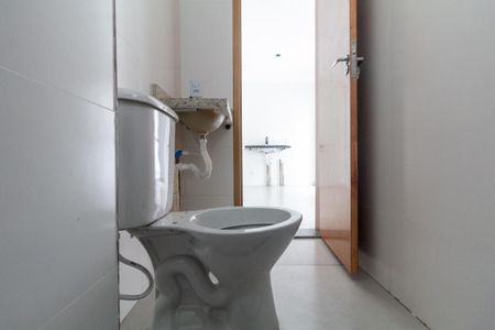 Banheiro de kitnet/studio para alugar com 1 quarto, 54m² em Vila Esperança, São Paulo