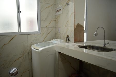 Cozinha de apartamento para alugar com 2 quartos, 43m² em Parque Santa Rosa, Suzano