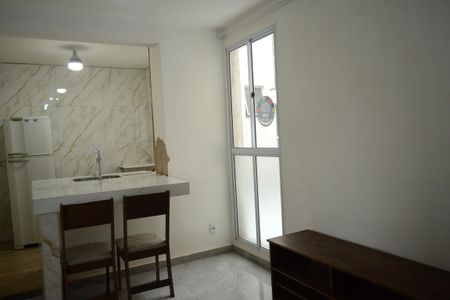 Sala de apartamento para alugar com 2 quartos, 43m² em Parque Santa Rosa, Suzano