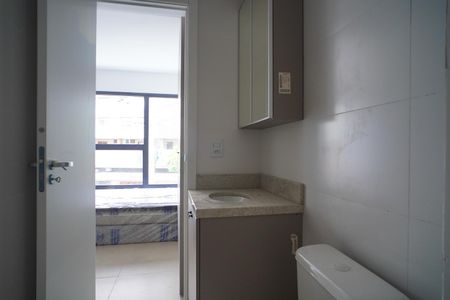 Banheiro de kitnet/studio para alugar com 1 quarto, 23m² em Independência, Porto Alegre