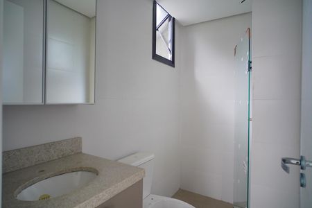 Banheiro de kitnet/studio para alugar com 1 quarto, 42m² em Independência, Porto Alegre