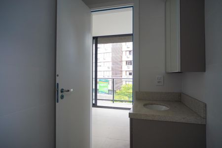 Banheiro de kitnet/studio para alugar com 1 quarto, 42m² em Independência, Porto Alegre