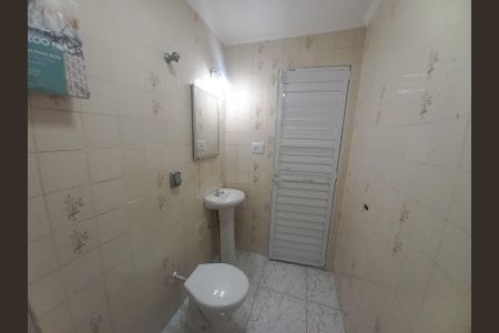 Banheiro de apartamento para alugar com 1 quarto, 40m² em Itararé, São Vicente
