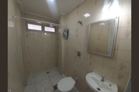 Banheiro de apartamento para alugar com 1 quarto, 40m² em Itararé, São Vicente