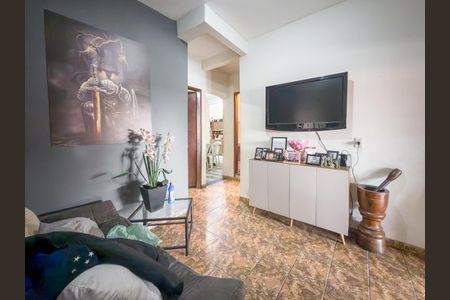 Sala - 2º Piso de casa à venda com 6 quartos, 201m² em Conjunto Confisco, Contagem