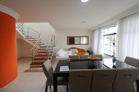 Sala de casa à venda com 6 quartos, 432m² em Jardim Sao Caetano, São Caetano do Sul