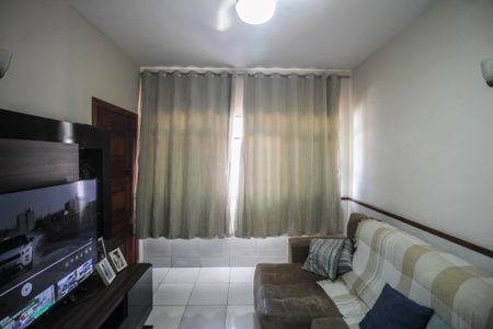 Sala de casa para alugar com 2 quartos, 200m² em Santa Terezinha, Mesquita