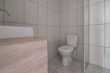 Banheiro de kitnet/studio para alugar com 1 quarto, 28m² em Jardim Bonfiglioli, São Paulo