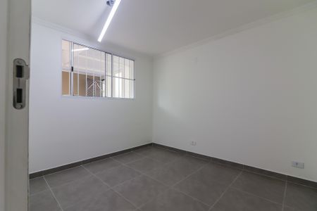Quarto de kitnet/studio para alugar com 1 quarto, 28m² em Jardim Bonfiglioli, São Paulo