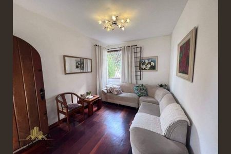 Casa à venda com 4 quartos, 364m² em Cachoeirinha, Belo Horizonte