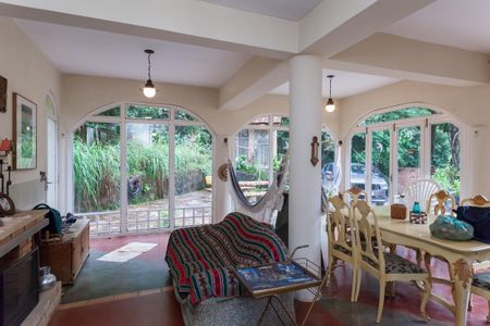 sala de inverno de casa de condomínio à venda com 4 quartos, 400m² em Retiro do Chale, Brumadinho