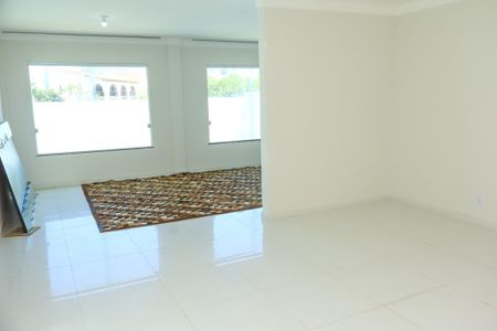 Casa para alugar com 4 quartos, 320m² em Piatã, Salvador