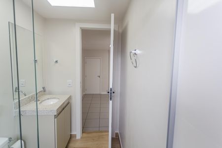 Banheiro Social de kitnet/studio para alugar com 1 quarto, 28m² em Ipiranga, Belo Horizonte