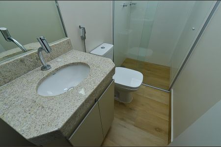 Banheiro de kitnet/studio para alugar com 1 quarto, 28m² em Ipiranga, Belo Horizonte
