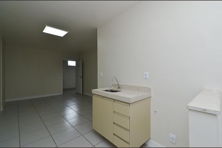 Cozinha de kitnet/studio para alugar com 1 quarto, 28m² em Ipiranga, Belo Horizonte