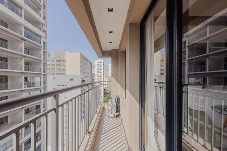 Varanda de kitnet/studio à venda com 1 quarto, 30m² em Sumaré, São Paulo