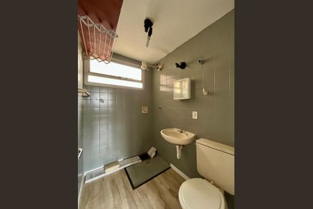 Banheiro de kitnet/studio para alugar com 1 quarto, 36m² em Centro, Campinas