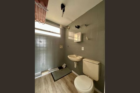 Banheiro de kitnet/studio para alugar com 1 quarto, 36m² em Centro, Campinas