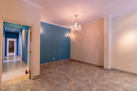 Casa para alugar com 3 quartos, 332m² em Chácara Inglesa, São Paulo