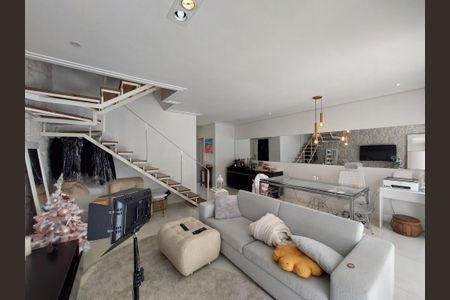 Sala de casa de condomínio à venda com 3 quartos, 130m² em Vila Sofia, São Paulo