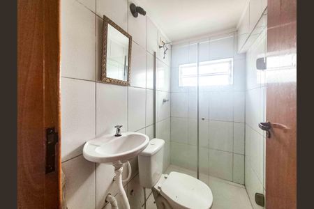 Banheiro Social de kitnet/studio para alugar com 1 quarto, 35m² em Vila Dalva, São Paulo